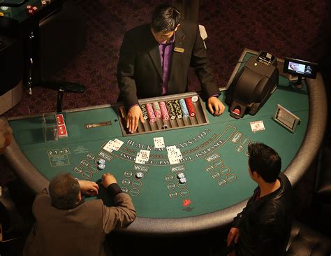  blackjack casino dealer